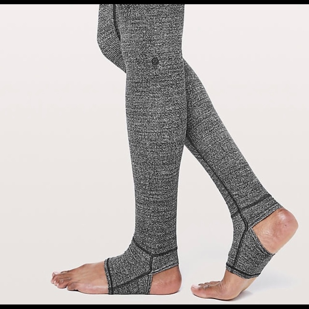 RARE Pattern Limited Edition Lululemon Leggings With Foot Strap NWOT